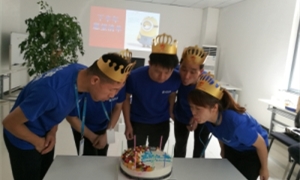 濃情家文化，恩情暖人心——中岳店舉辦第三季度員工生日會(huì)
